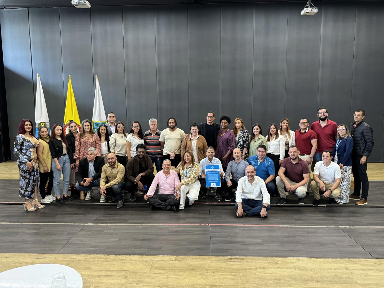 El Distrito presenta alianza público privada para la educación media en los colegios públicos