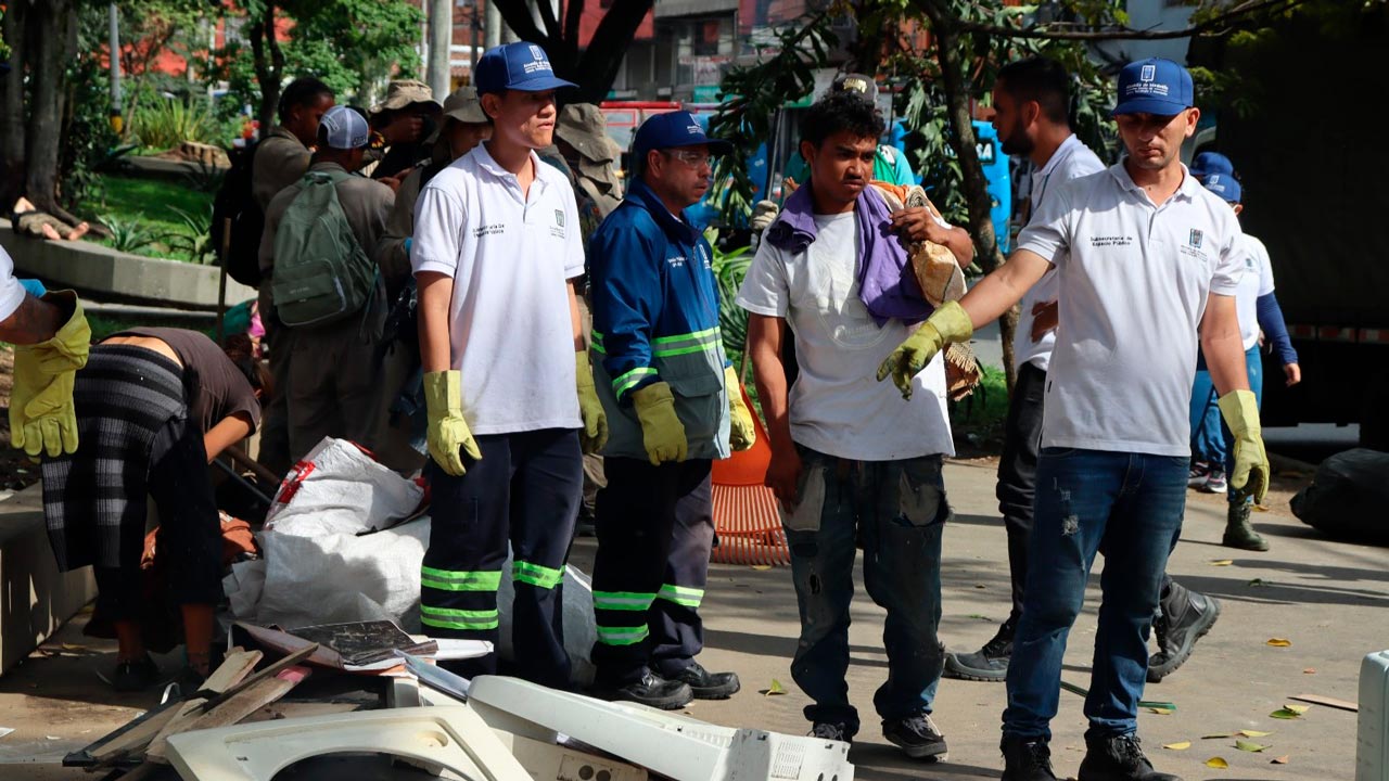 El Distrito adelantó megaoperativo de 48 horas continuas para recuperar espacios públicos El Distrito adelantó megaoperativo de 48 horas continuas para recuperar espacios públicos