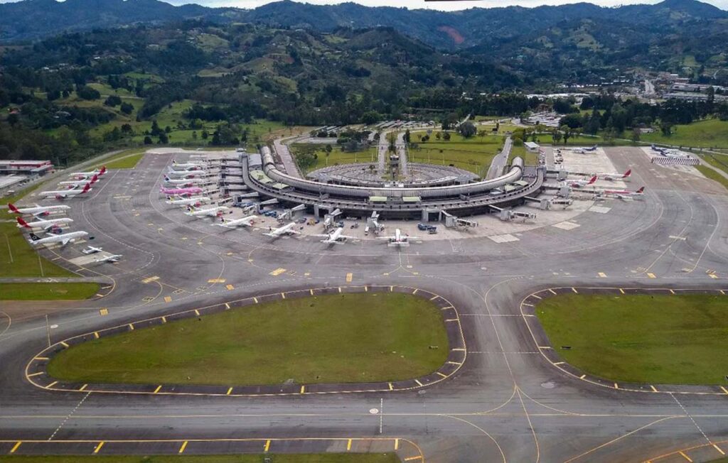 Aeropuerto José María Córdova - Foto @aeropuertomde