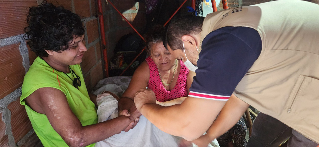 El Distrito y la Registraduría tramitan a domicilio documentos de identidad para personas con discapacidad y adultos mayores