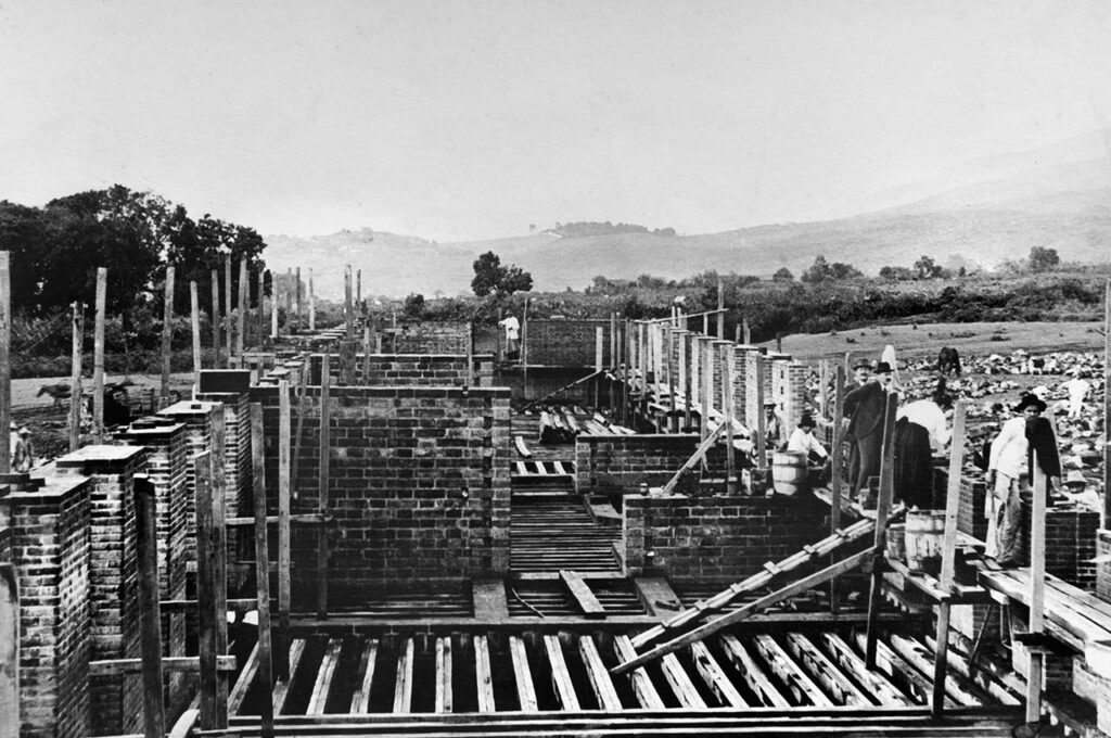 Construcción Hospital San Vicente de Paúl. Foto: HSVP