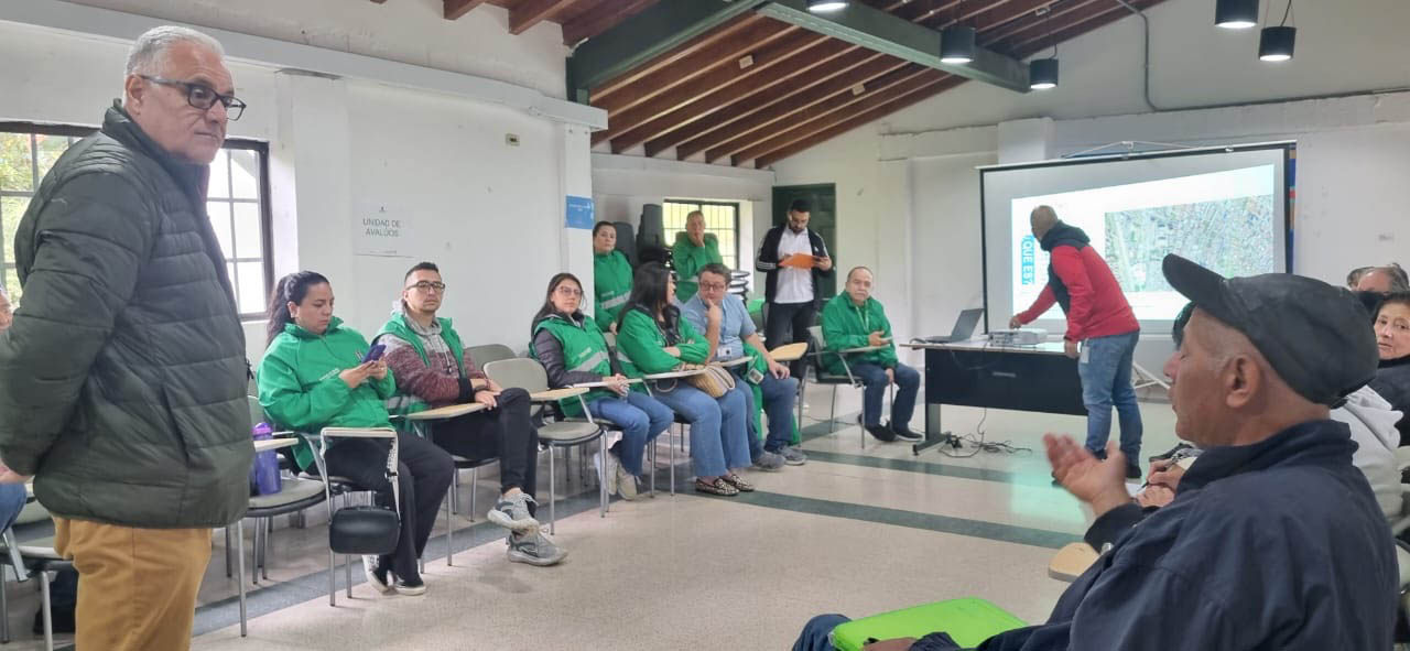 El Distrito socializa la actualización catastral en el corregimiento de Santa Elena