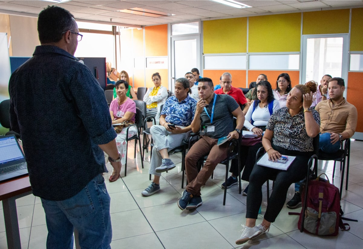 Con 303 comités, el Distrito refuerza el control social al PAE