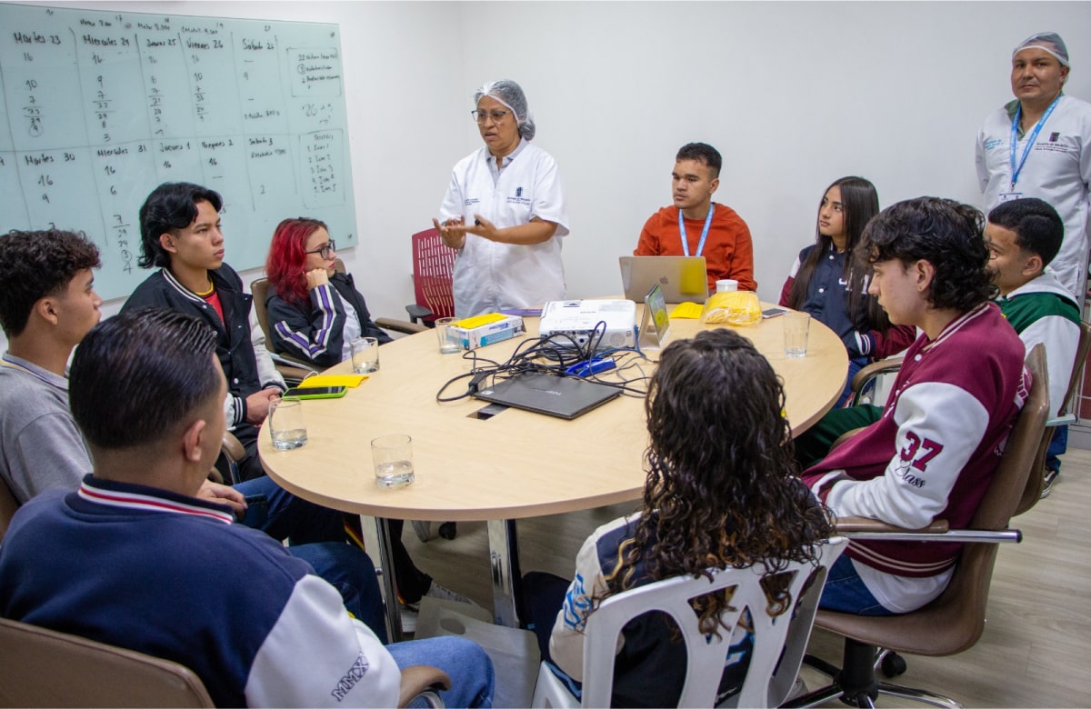 Con 303 comités, el Distrito refuerza el control social al PAE