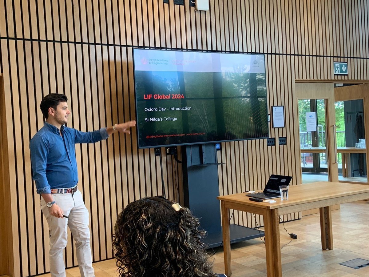 Dos emprendedores científicos de Medellín fueron reconocidos por organización de Reino Unido que promueve la excelencia en ingeniería