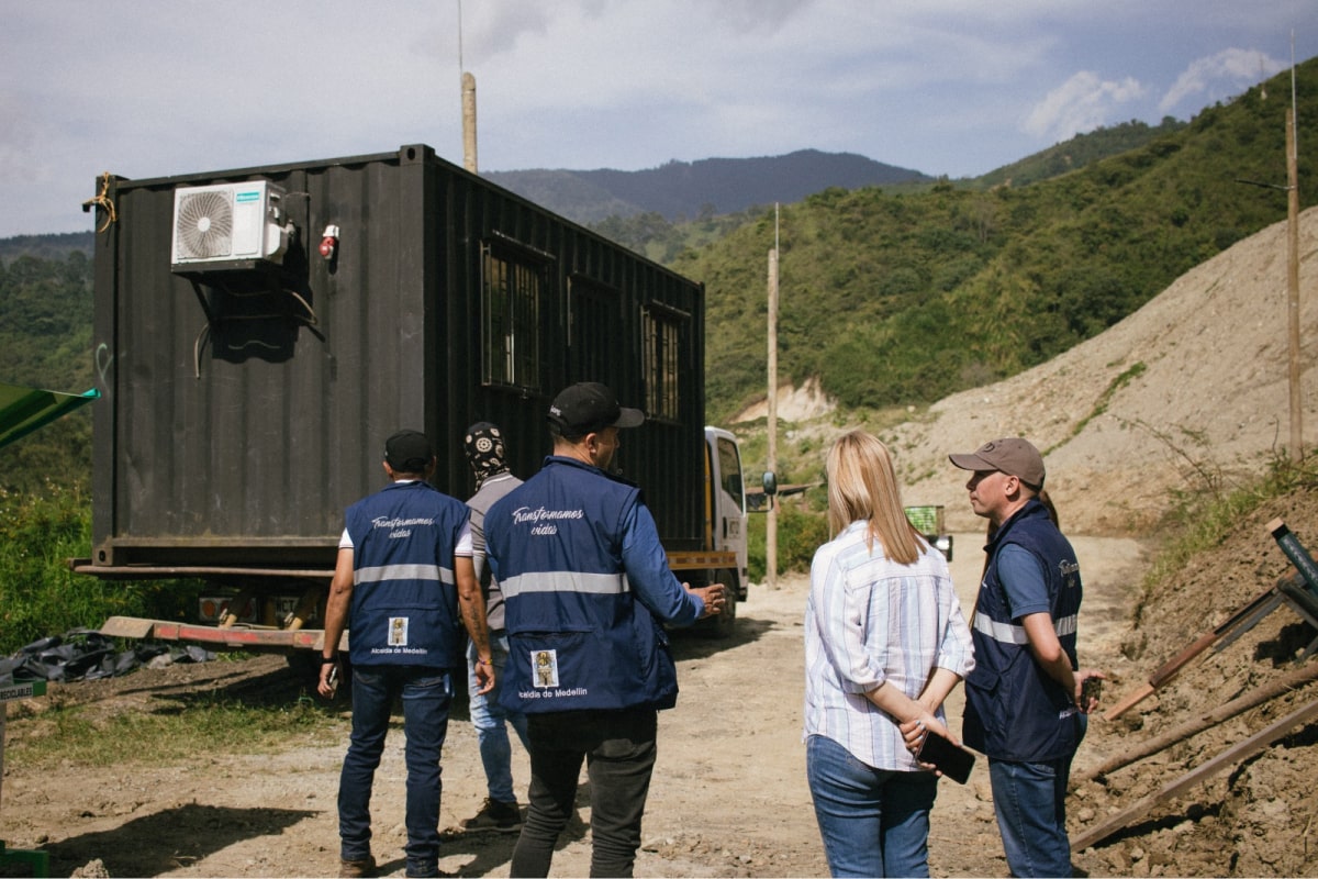 La Alcaldía de Medellín presentó ante la JEP los avances en La Escombrera, en la comuna San Javier