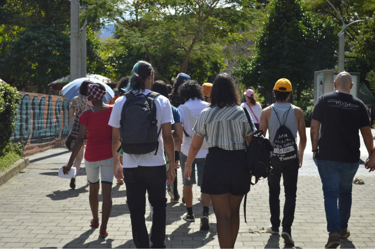 El Museo Casa de la Memoria prepara cinco recorridos para abordar la violencia y la paz en Medellín El Museo Casa de la Memoria prepara cinco recorridos para abordar la violencia y la paz en Medellín