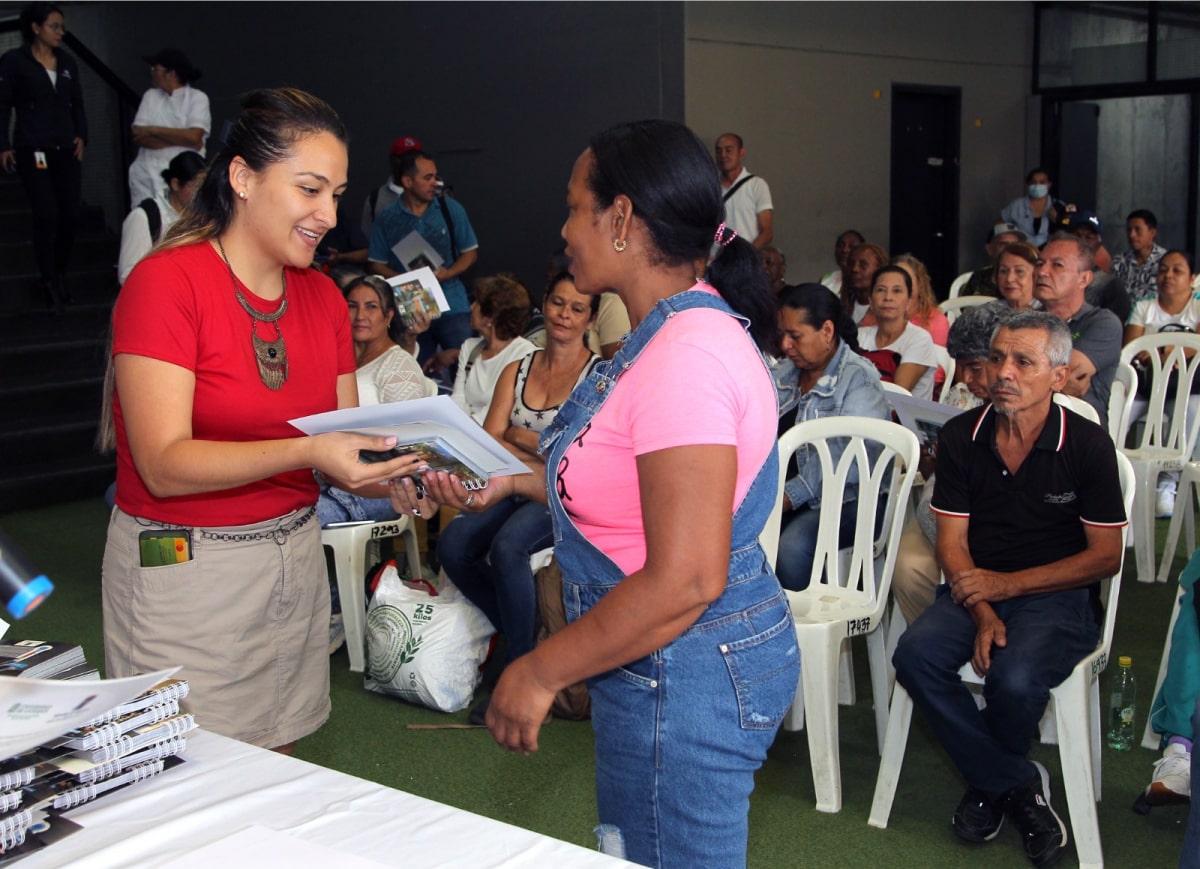 Venteros del estadio se capacitaron para cumplir con normas de salud durante la Copa Mundial Femenina Sub-20