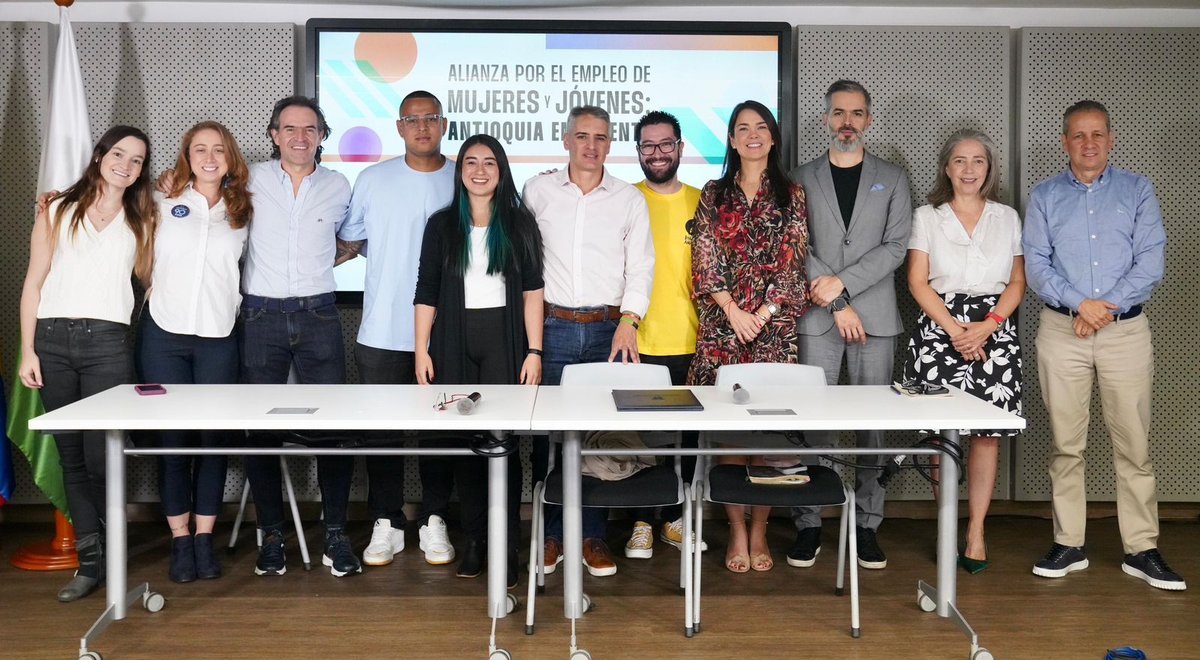 La Alcaldía de Medellín firmó alianza público-privada para conectar a más de 3.000 personas con oportunidades laborales