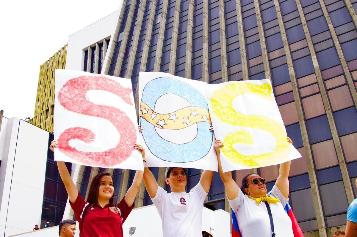 ¡Libertad, libertad, libertad para Venezuela!: alcalde de Medellín y gobernador de Antioquia en un solo grito ¡Libertad, libertad, libertad para Venezuela!: alcalde de Medellín y gobernador de Antioquia en un solo grito