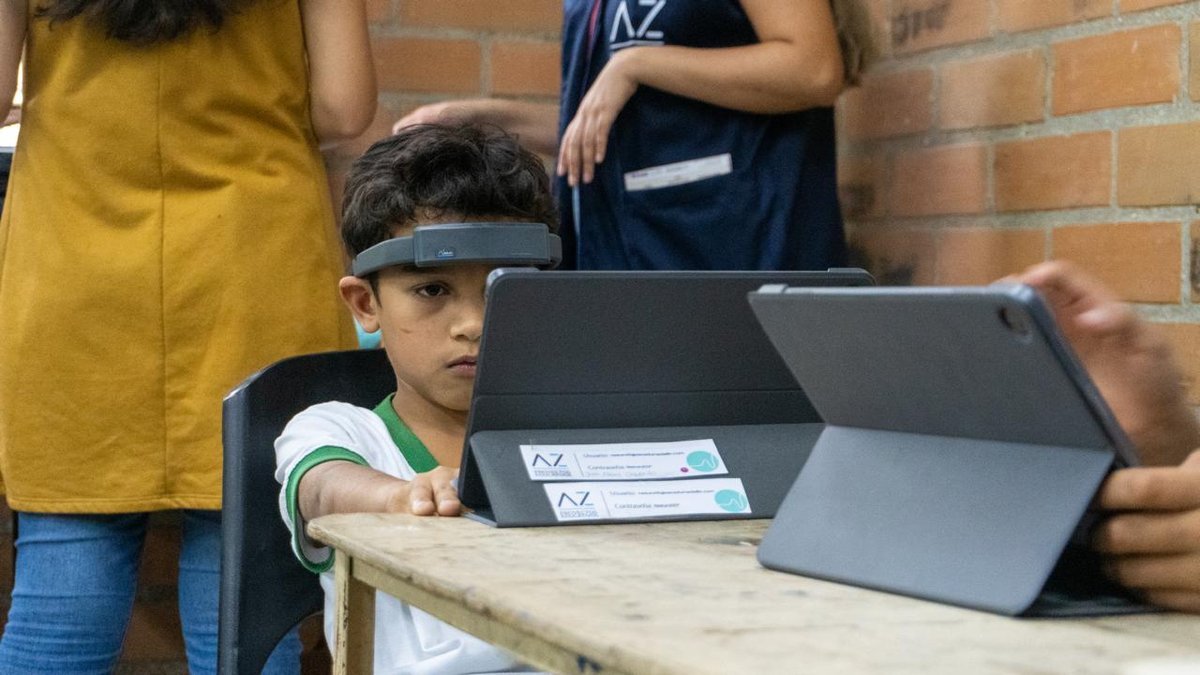 Con diademas tecnológicas, el Distrito fortalecerá las habilidades cognitivas en las instituciones educativas Con diademas tecnológicas, el Distrito fortalecerá las habilidades cognitivas en las instituciones educativas