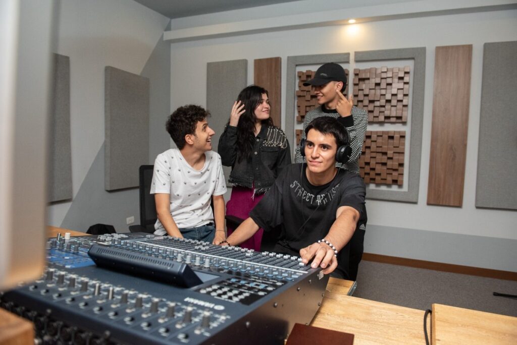 El Distrito ofrece 978 cupos para capacitarse en áreas del entretenimiento y la cuarta revolución industrial