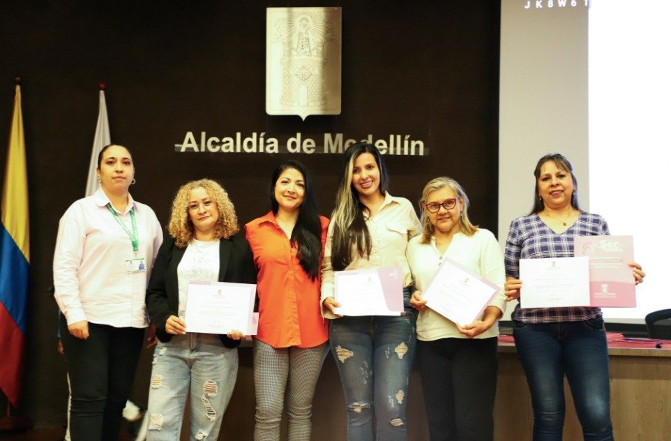 El Distrito preparó a 257 personas para la detección temprana de posibles riesgos en la salud de madres e hijos