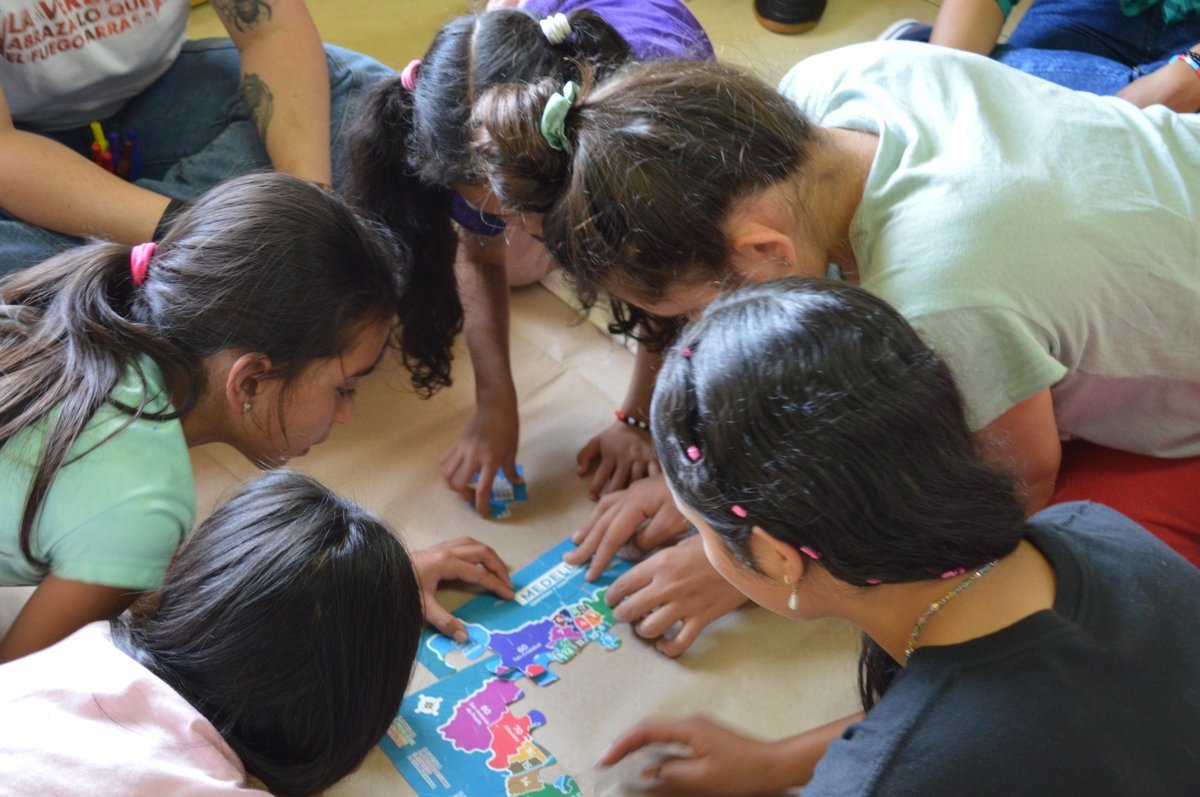 Familias de Medellín aprenderán sobre construcción de paz y memoria a partir de talleres artísticos