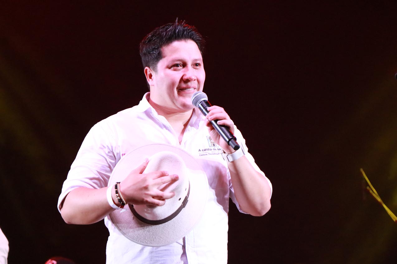 Alejandro Marín Lopera ‘Cocoliso’, es el nuevo Rey del Festival Nacional de la Trova Ciudad de Medellín 2024 Alejandro Marín Lopera ‘Cocoliso’, es el nuevo Rey del Festival Nacional de la Trova Ciudad de Medellín 2024