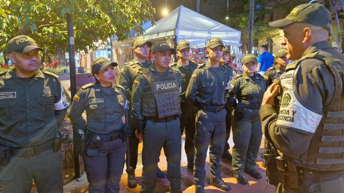 La Alcaldía de Medellín rescató en El Poblado a siete menores en riesgo de vulneración de derechos La Alcaldía de Medellín rescató en El Poblado a siete menores en riesgo de vulneración de derechos