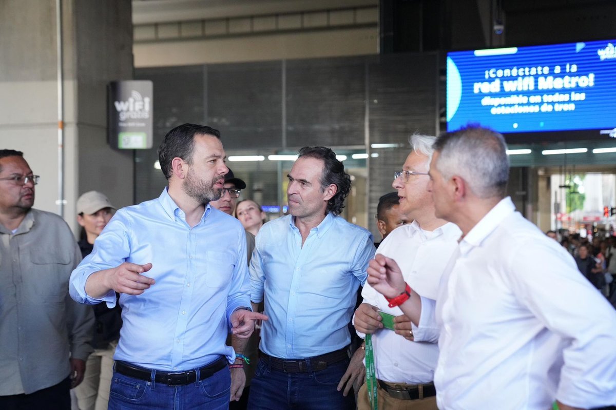 Los alcaldes de ambas ciudades, en compañía del gobernador de Antioquia, estuvieron este viernes en la estación San Antonio y en el Tranvía de Ayacucho. Los mandatarios resaltaron que el país se construye desde las regiones.