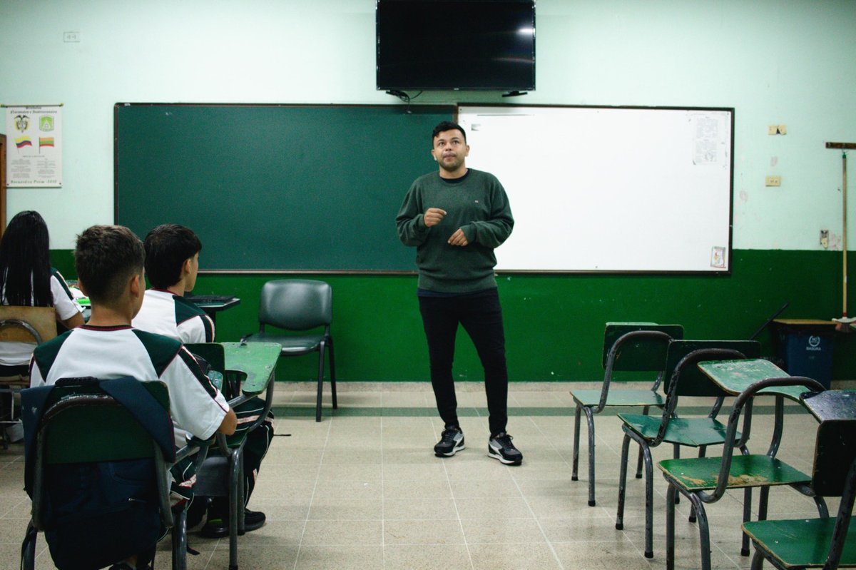 La Alcaldía de Medellín lidera jornadas de prevención del delito en las instituciones educativas oficiales