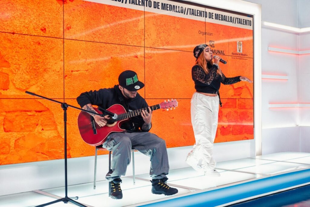 80 talentos emergentes inician su camino en la escena musical de Medellín