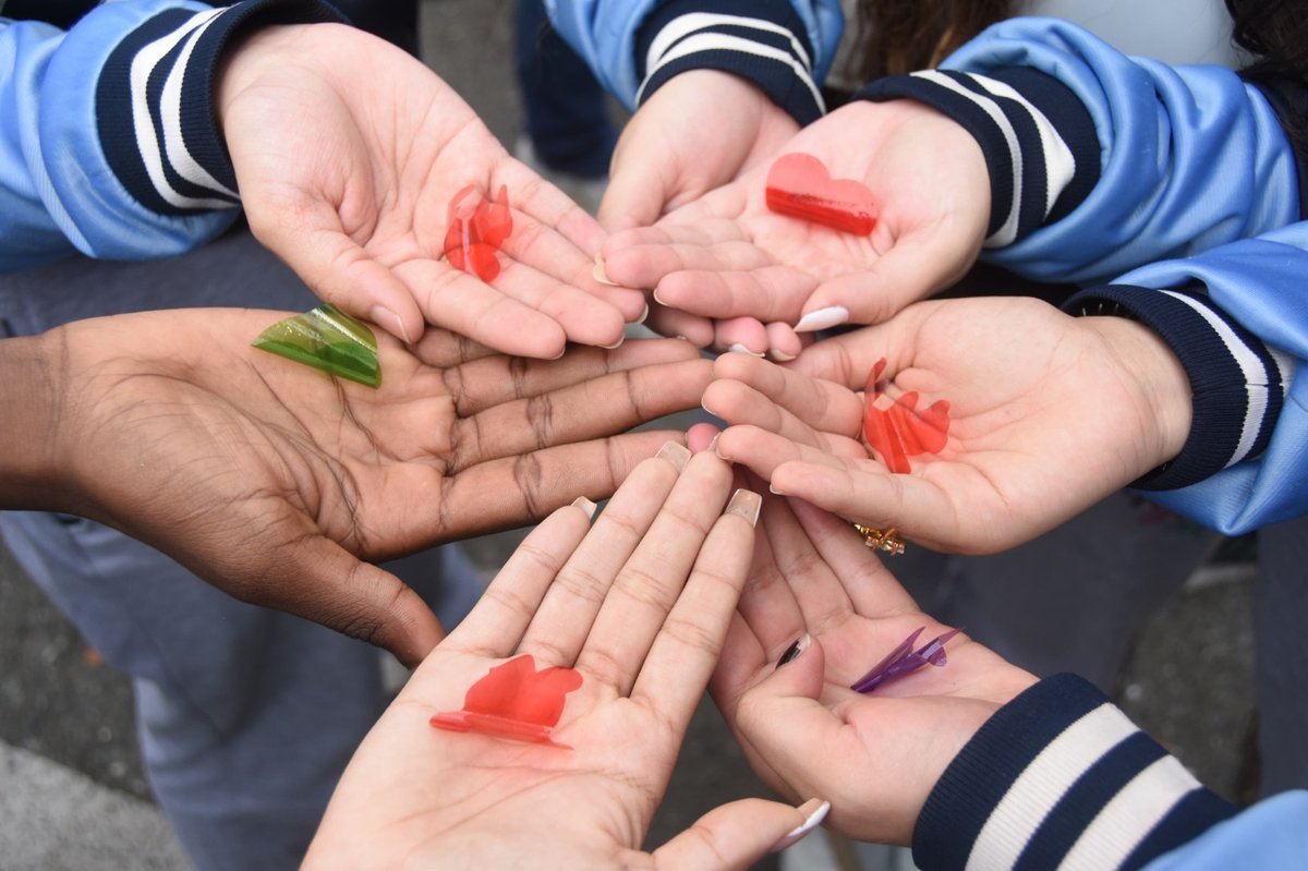 Los colegios oficiales de Medellín vivieron una jornada de reflexión por la vida y la convivencia