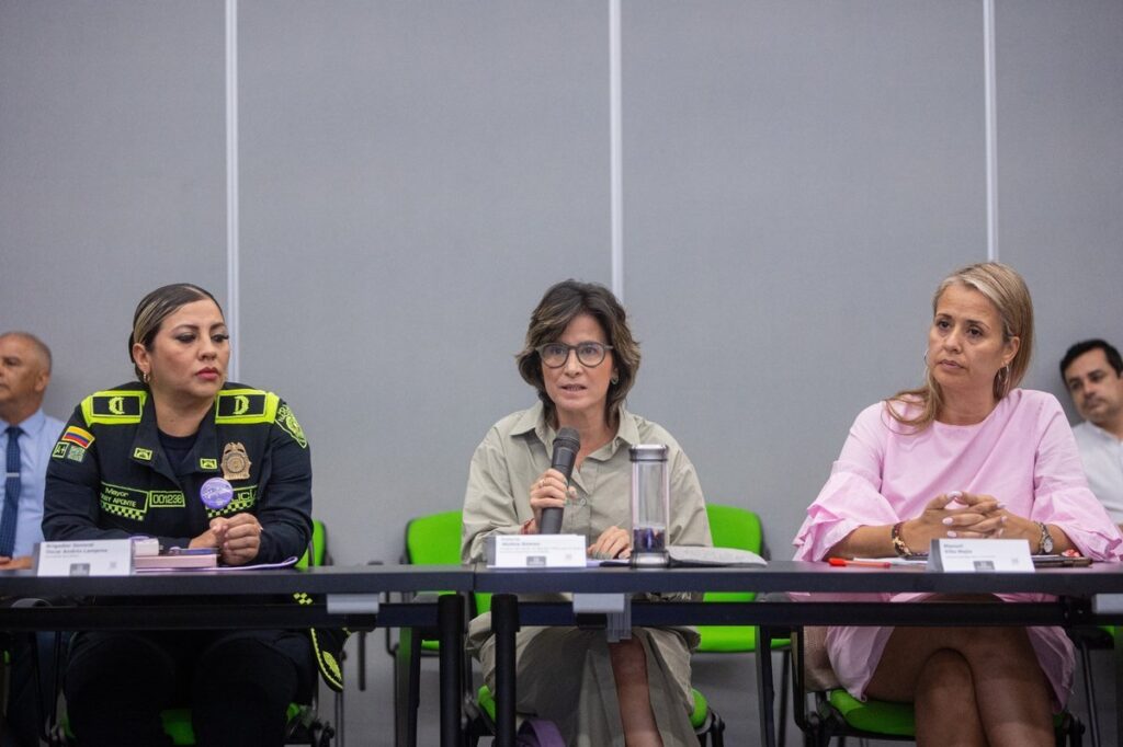 El Consejo de Seguridad Pública para las Mujeres ratifica su compromiso para prevenir las violencias de género en instituciones educativas de Medellín