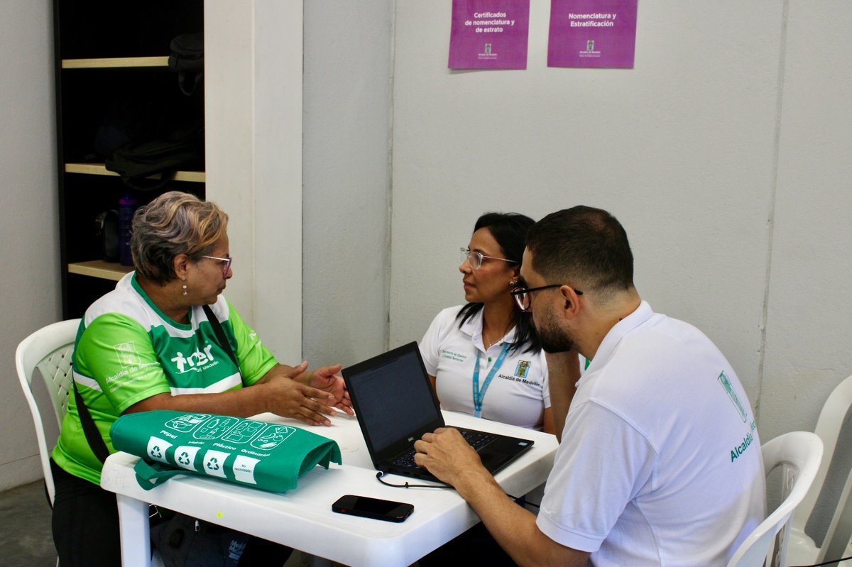 El Distrito adelantó primera jornada para orientar a la ciudadanía en catastro, control urbanístico y servicios públicos