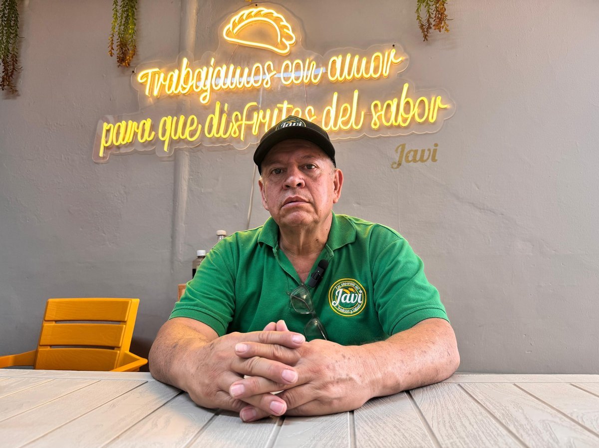 Luis Javier es un símbolo de transformación social: de las ventas informales a ser todo un empresario de empanadas Luis Javier es un símbolo de transformación social: de las ventas informales a ser todo un empresario de empanadas