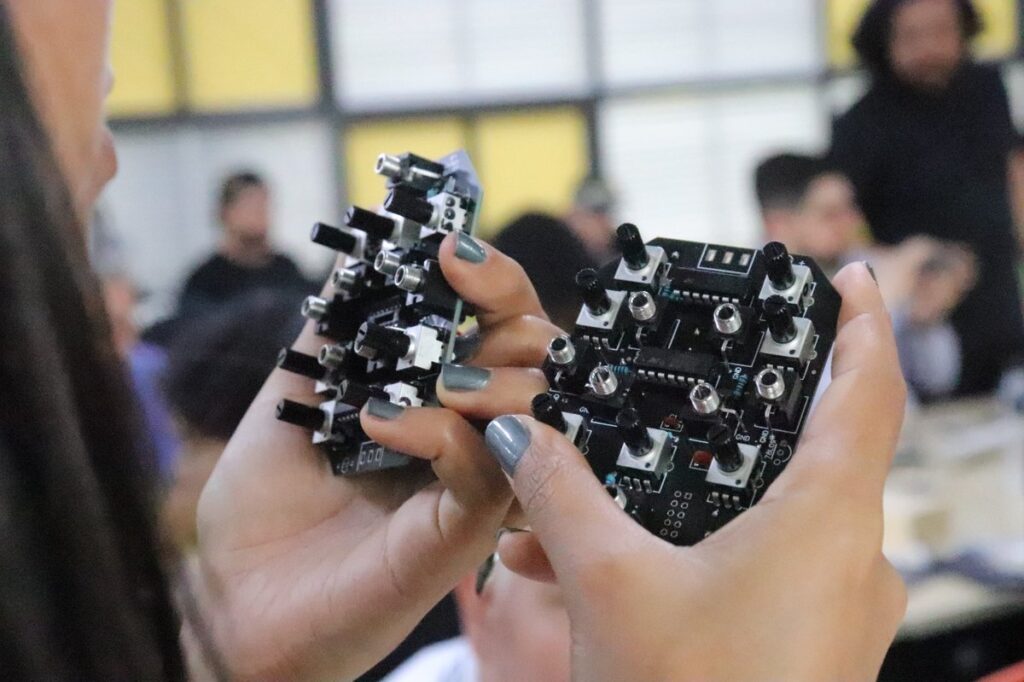 Medellín tendrá la primera escuela de música pública con enfoque en el género urbano y producción sonora