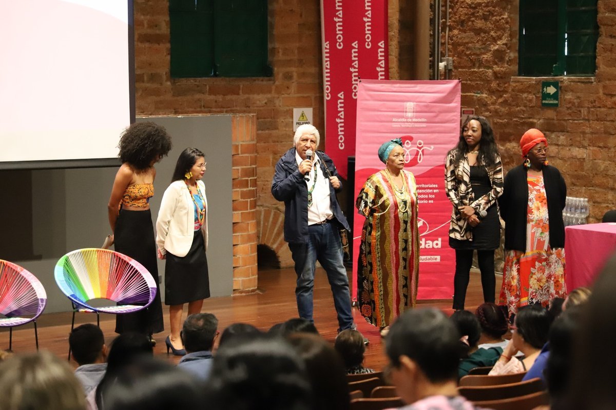 La Alcaldía de Medellín propició espacio para que profesionales de la salud aprendan sobre prácticas ancestrales