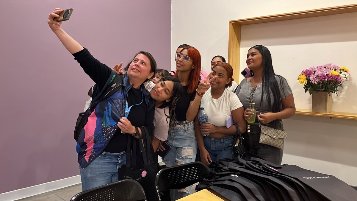 Medellín tiene un nuevo espacio de transformación para mujeres que han enfrentado la vulnerabilidad: Sala Parceras Medellín tiene un nuevo espacio de transformación para mujeres que han enfrentado la vulnerabilidad: Sala Parceras