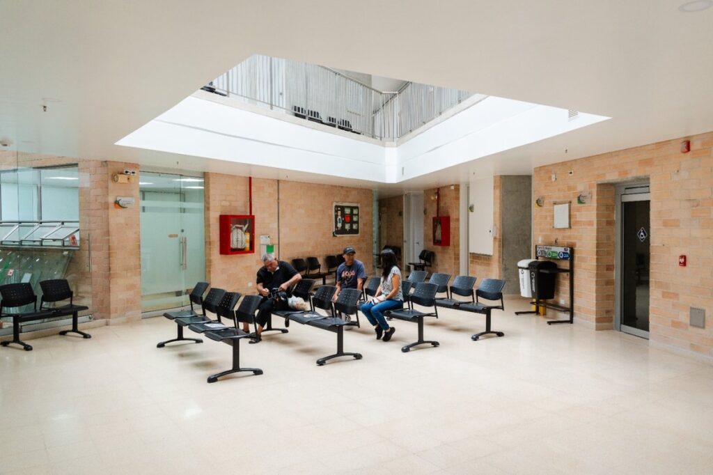 El Centro de Salud Alfonso López de Metrosalud, en la comuna Castilla, reabre sus puertas al público