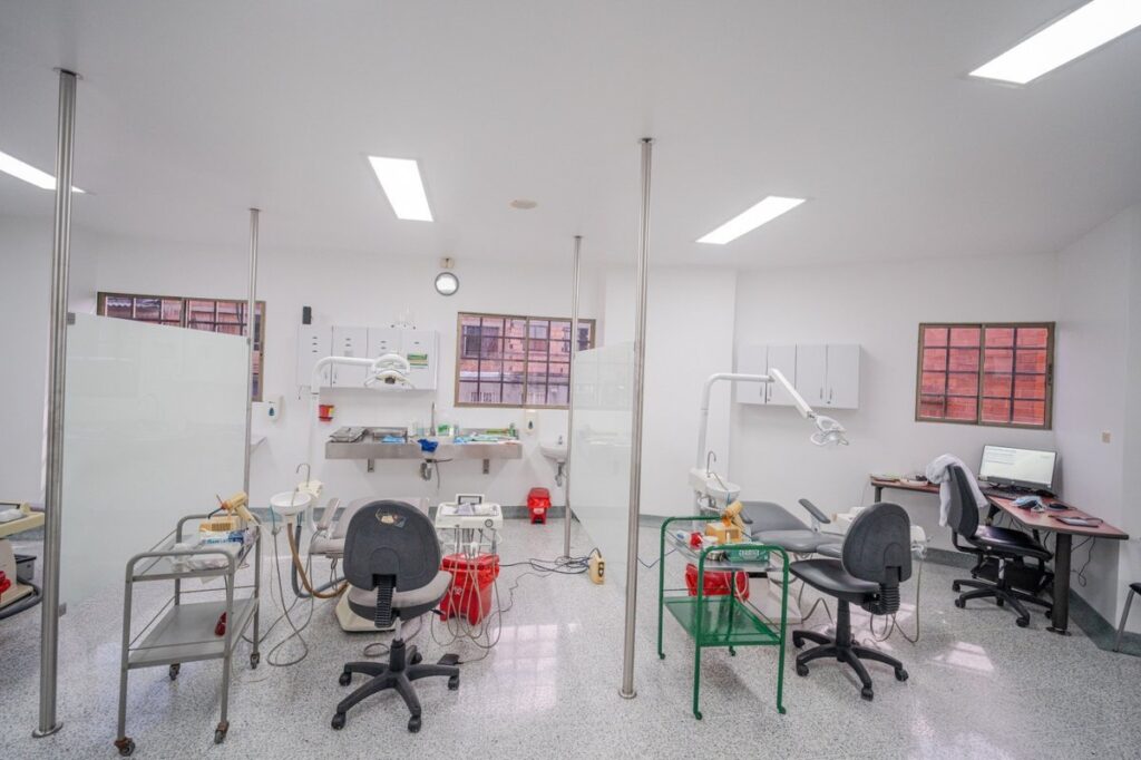 Los centros de salud Moravia y Picachito retoman la prestación de servicios al público