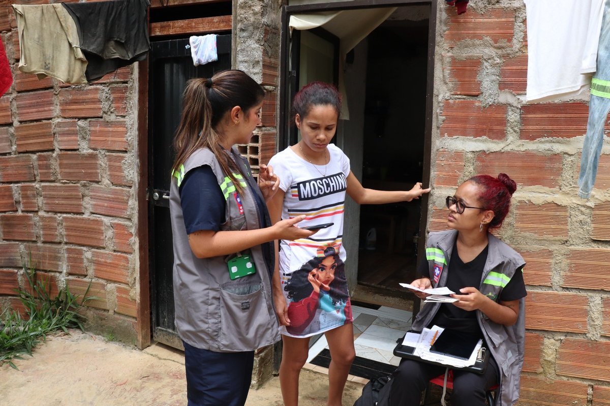 8.400 familias de sitios vulnerables de Medellín han recibido la visita de personal básico de atención para identificar riesgos en su salud