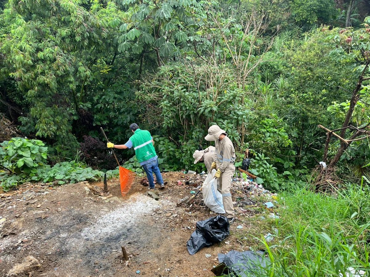 La Alcaldía de Medellín ha intervenido 99 puntos críticos en cauces de quebradas con acciones preventivas frente a la temporada de lluvias La Alcaldía de Medellín ha intervenido 99 puntos críticos en cauces de quebradas con acciones preventivas frente a la temporada de lluvias