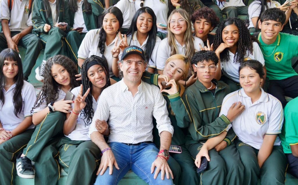 Con una inversión de $1.2 billones, el Distrito avanza en la recuperación de la infraestructura educativa