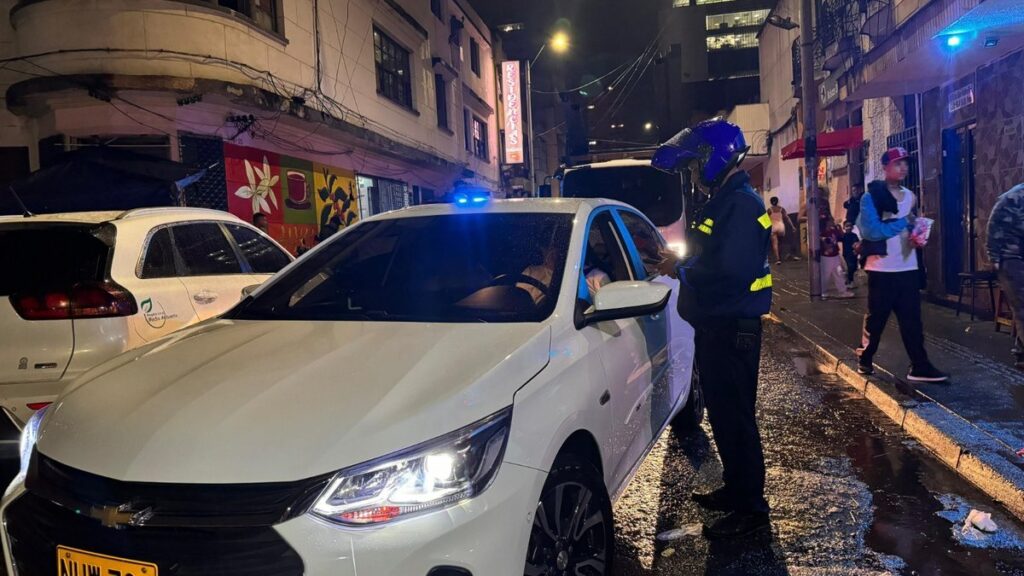 200 funcionarios de la Alcaldía de Medellín y la Policía intervinieron en megaoperativo en el Centro para combatir la criminalidad