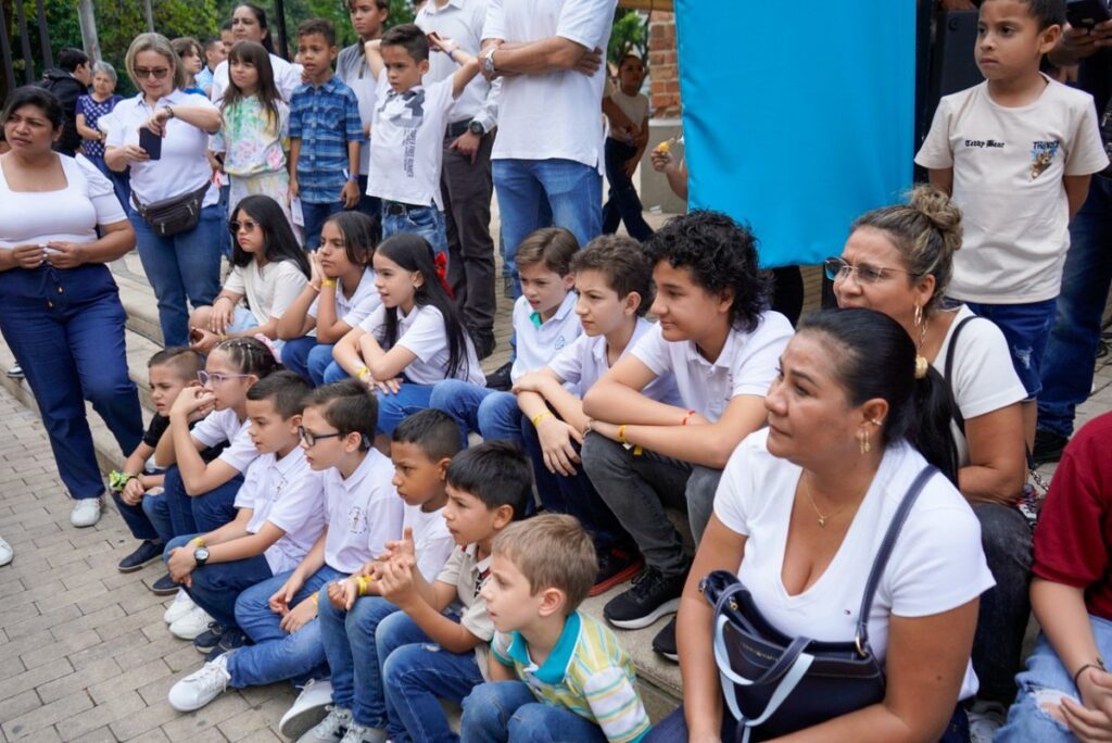 1.300 personas estuvieron en el primer “Festival Buen Vecino, Buen Centro”, en el Parque Bolívar