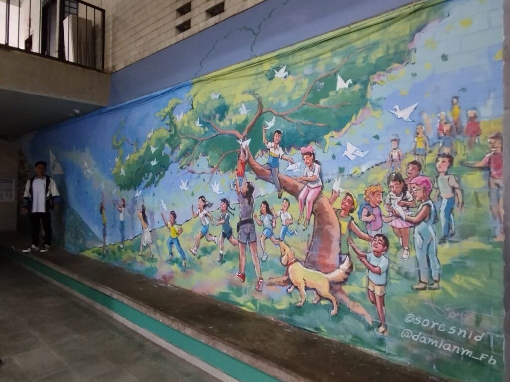 En el Centro de Medellín se inaugura el museo escolar “Un mundo de murales, no de muros”