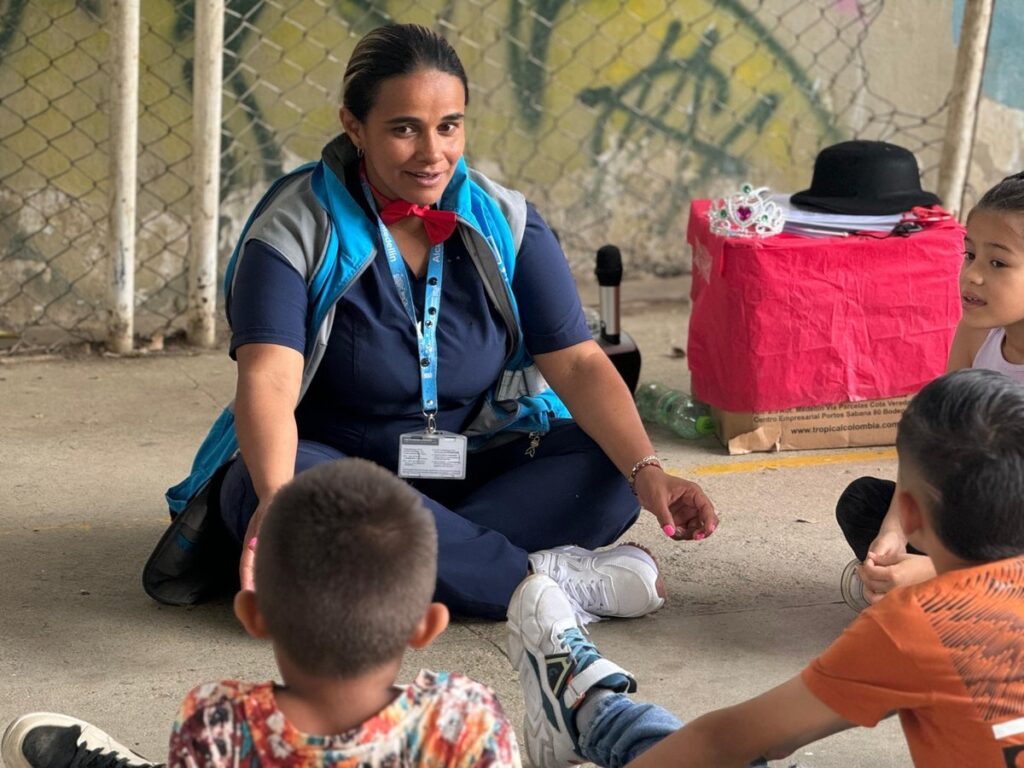 Para tener más familias fuertes y resilientes, el Distrito impulsa el desarrollo emocional de 500 niñas y niños