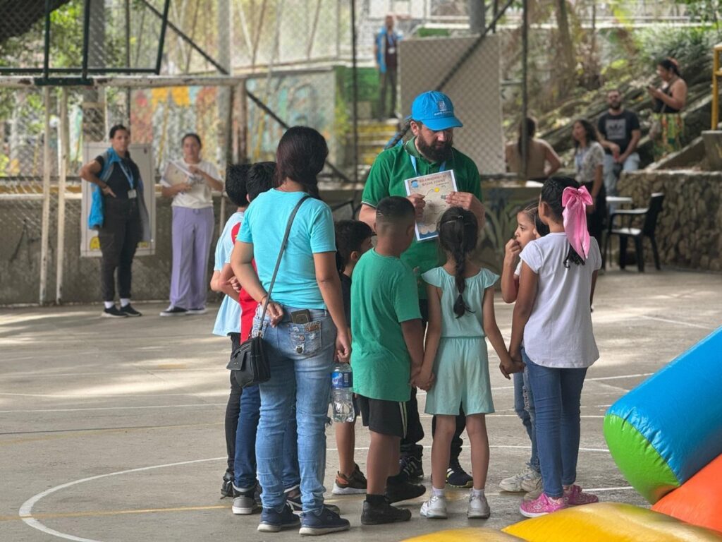Para tener más familias fuertes y resilientes, el Distrito impulsa el desarrollo emocional de 500 niñas y niños