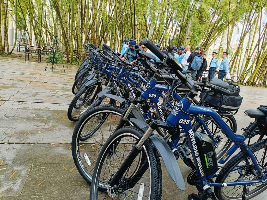 Regresan los agentes de tránsito en ‘bici’ a las ciclorrutas de Medellín