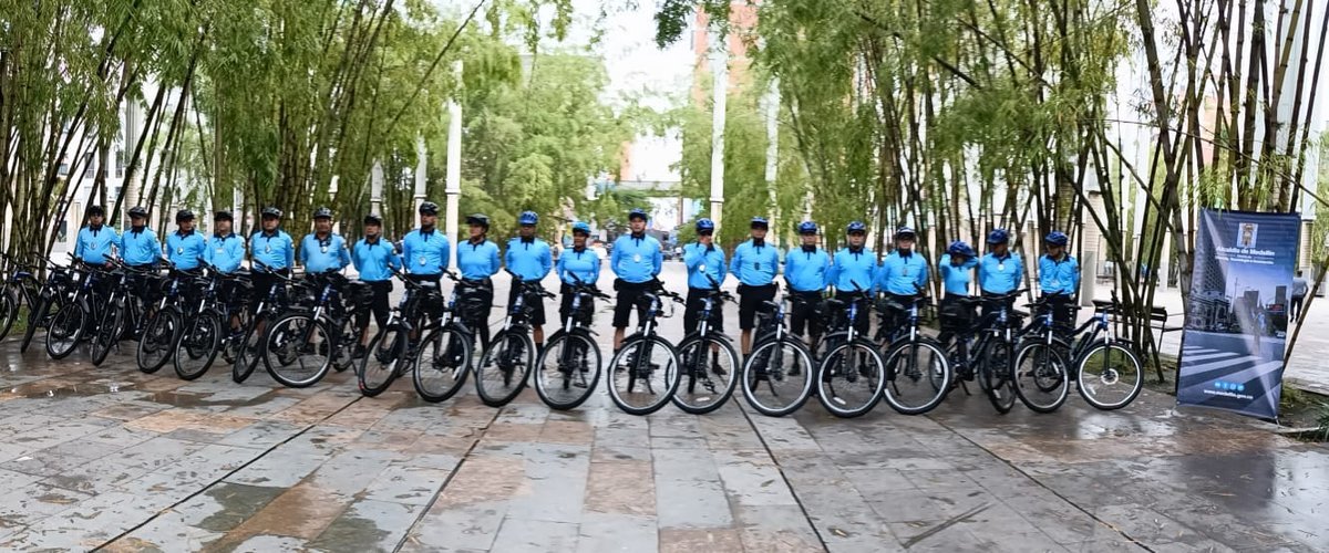 Regresan los agentes de tránsito en ‘bici’ a las ciclorrutas de Medellín Regresan los agentes de tránsito en ‘bici’ a las ciclorrutas de Medellín