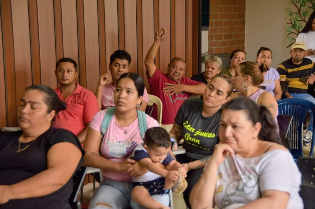 La Alcaldía de Medellín también está del lado de los empresarios afectados en Santa Cruz