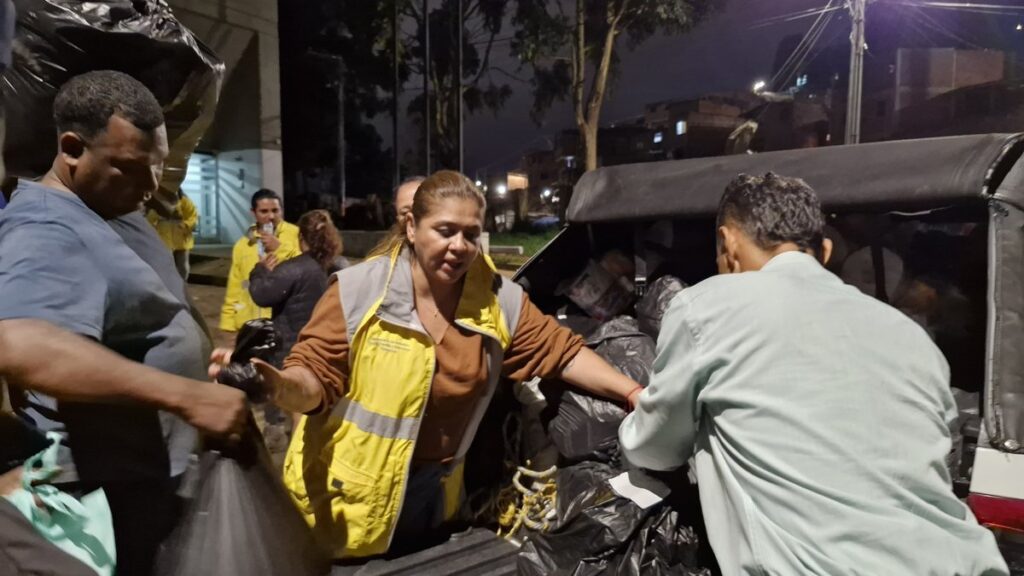 Por incendio en el sector de Carambolas 64 personas reciben atención integral del Distrito