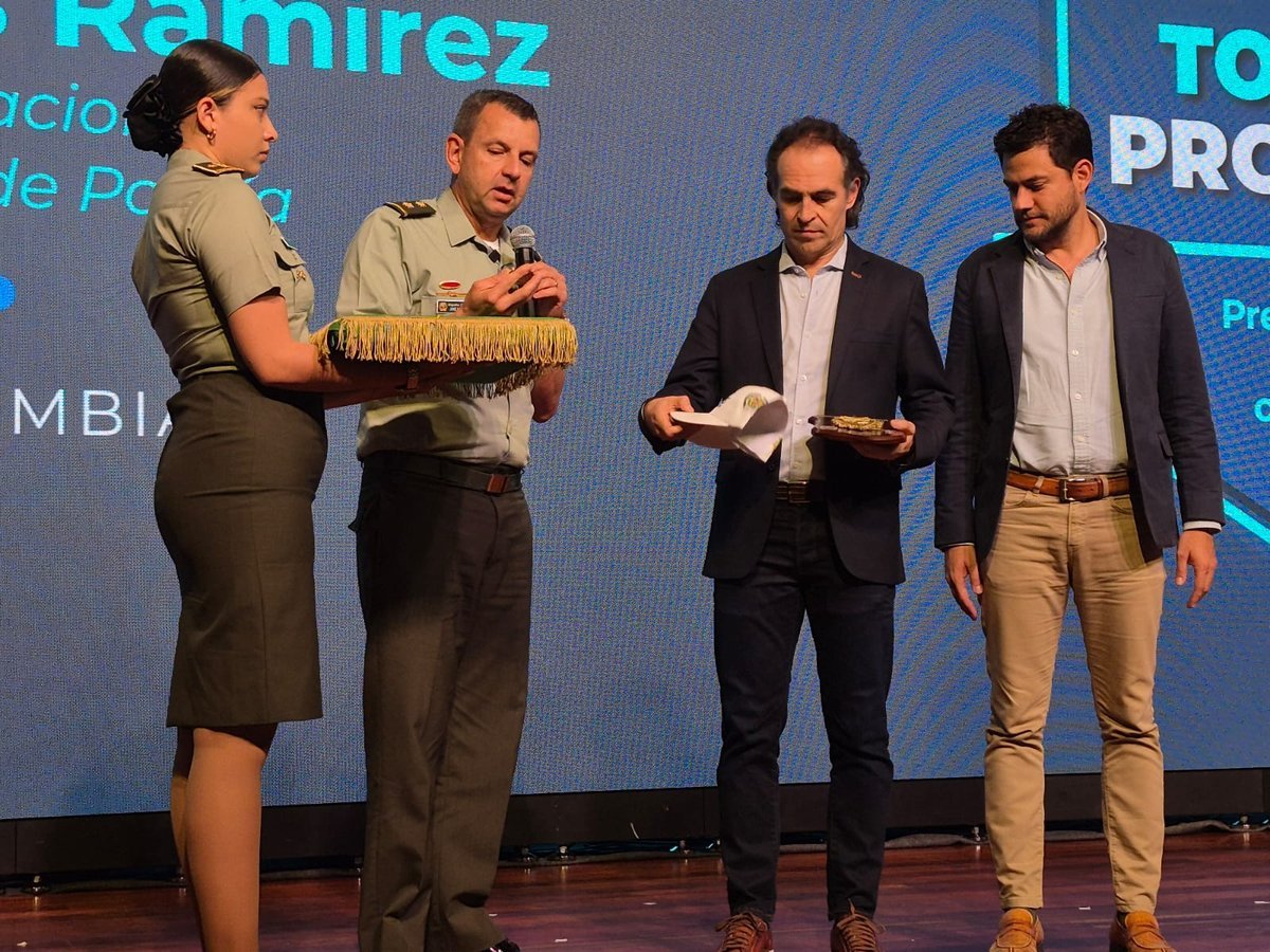 “Las ideologías dividen, los valores unen; que en el país nos una la protección de niñas, niños y adolescentes”: alcalde Federico Gutiérrez en el Congreso Todos los Protegemos “Las ideologías dividen, los valores unen; que en el país nos una la protección de niñas, niños y adolescentes”: alcalde Federico Gutiérrez en el Congreso Todos los Protegemos