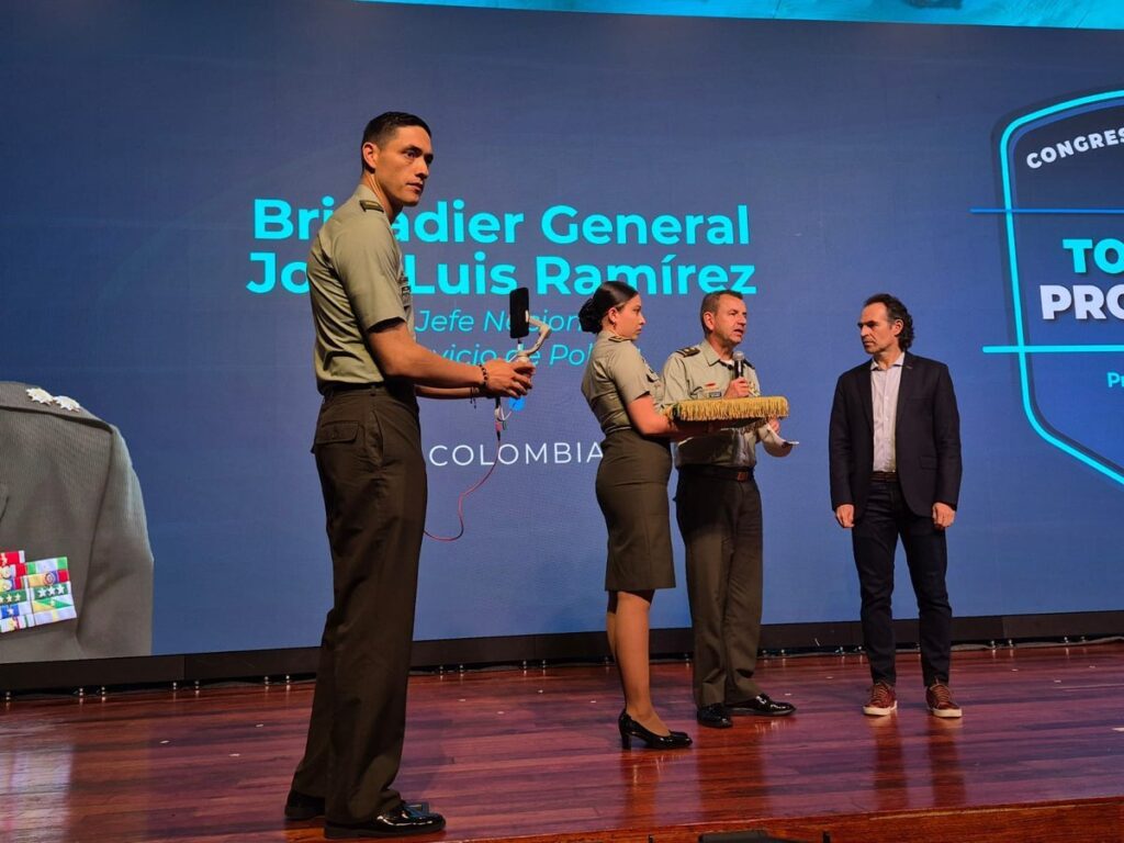 “Las ideologías dividen, los valores unen; que en el país nos una la protección de niñas, niños y adolescentes”: alcalde Federico Gutiérrez en el Congreso Todos los Protegemos