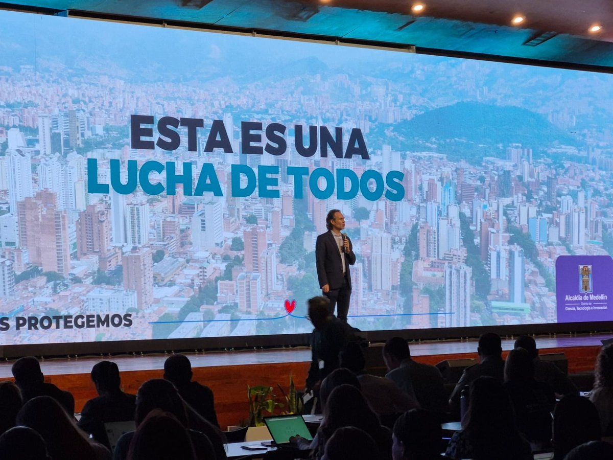 “Las ideologías dividen, los valores unen; que en el país nos una la protección de niñas, niños y adolescentes”: alcalde Federico Gutiérrez en el Congreso Todos los Protegemos