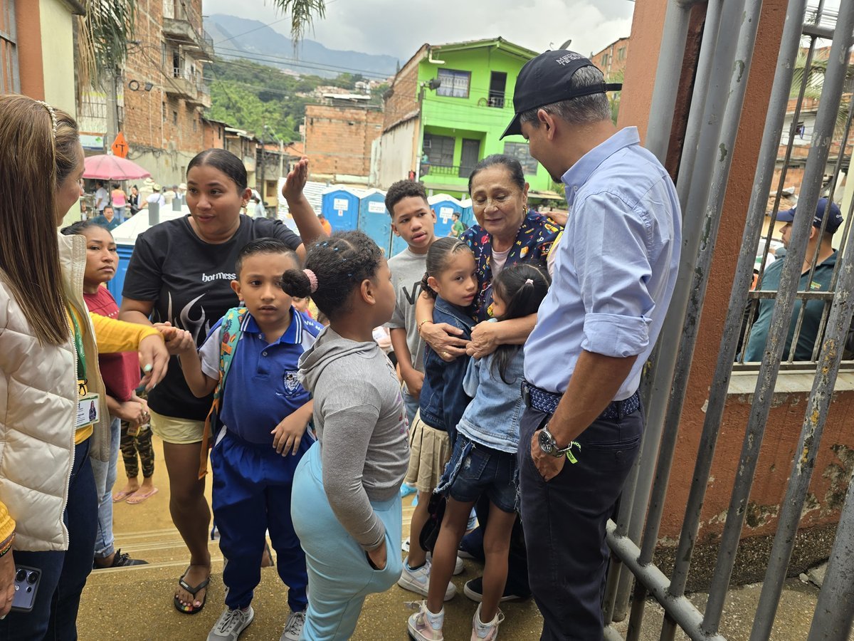 El alcalde Federico Gutiérrez activa medidas para garantizar la continuidad del ciclo educativo por emergencia en Santa Cruz