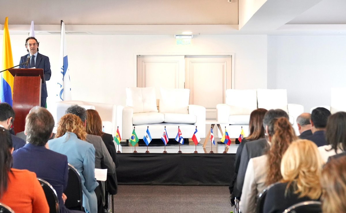 ”Hoy y siempre, Medellín está comprometida en consolidar una justicia cercana a la gente”: alcalde Federico Gutiérrez en instalación de encuentro sobre cooperación jurídica internacional ”Hoy y siempre, Medellín está comprometida en consolidar una justicia cercana a la gente”: alcalde Federico Gutiérrez en instalación de encuentro sobre cooperación jurídica internacional