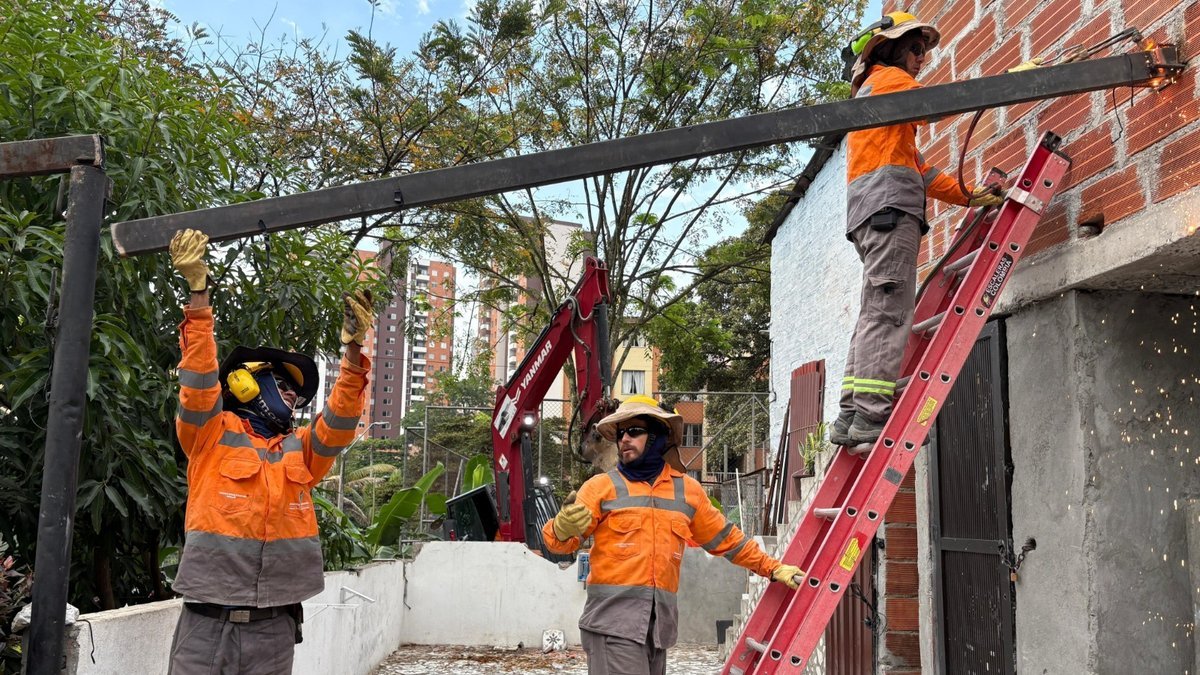 Autoridades demolieron una estructura ilegal que afectaba la tranquilidad de los habitantes de Guayabal